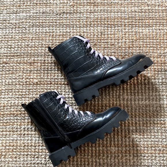 Zara never worn black snakeskin combat boots sz 8 - Picture 2 of 2